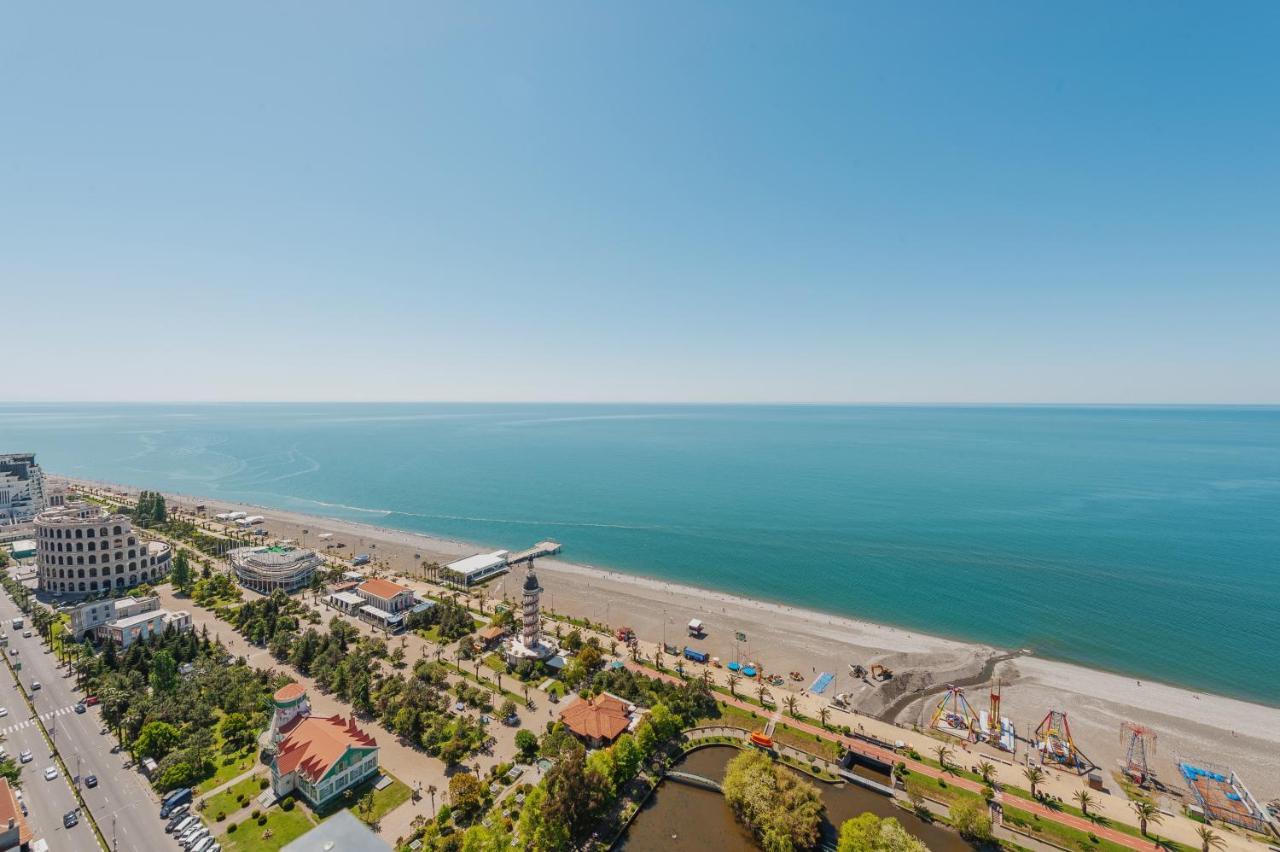 Orbi City Center Sea View Aparthotel Batumi Bagian luar foto