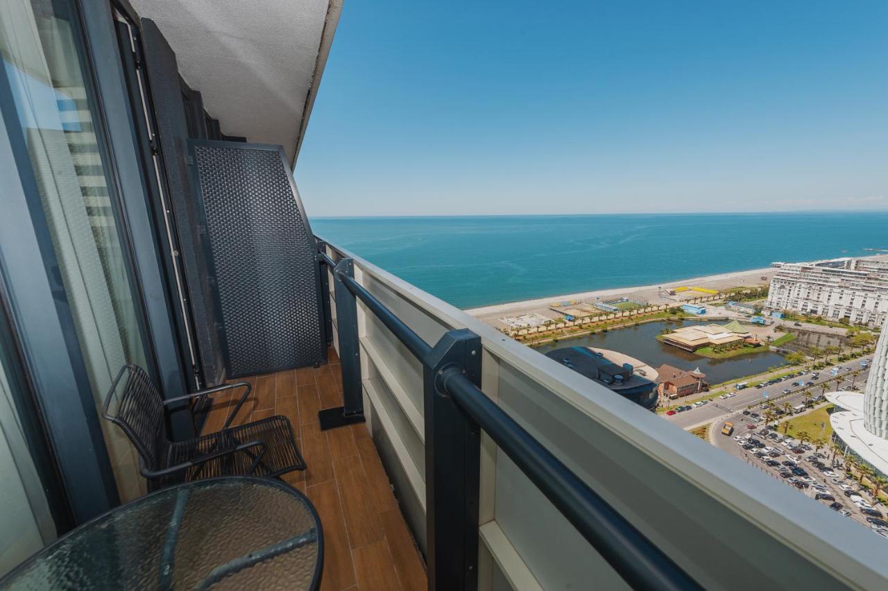 Orbi City Center Sea View Aparthotel Batumi Bagian luar foto