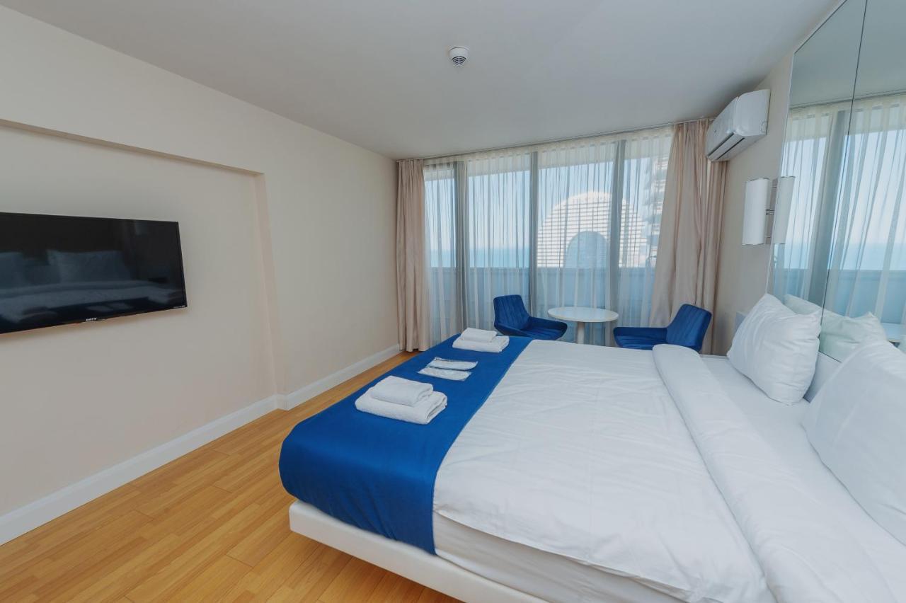 Orbi City Center Sea View Aparthotel Batumi Bagian luar foto