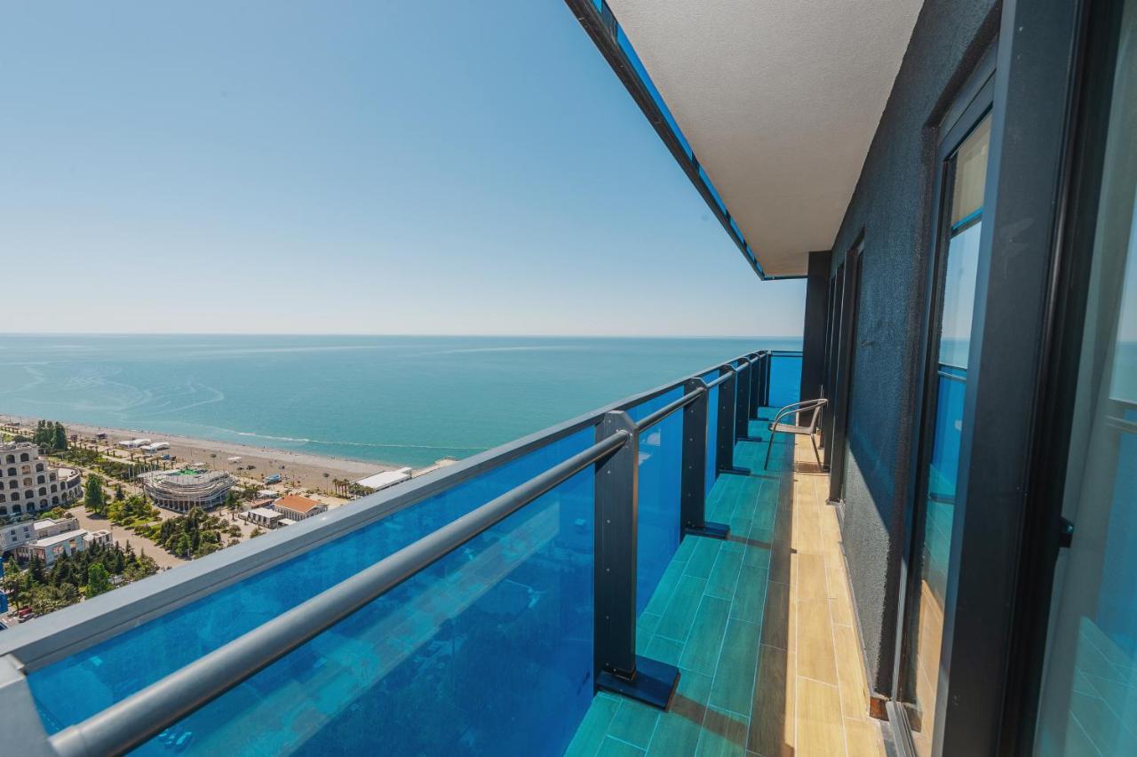 Orbi City Center Sea View Aparthotel Batumi Bagian luar foto