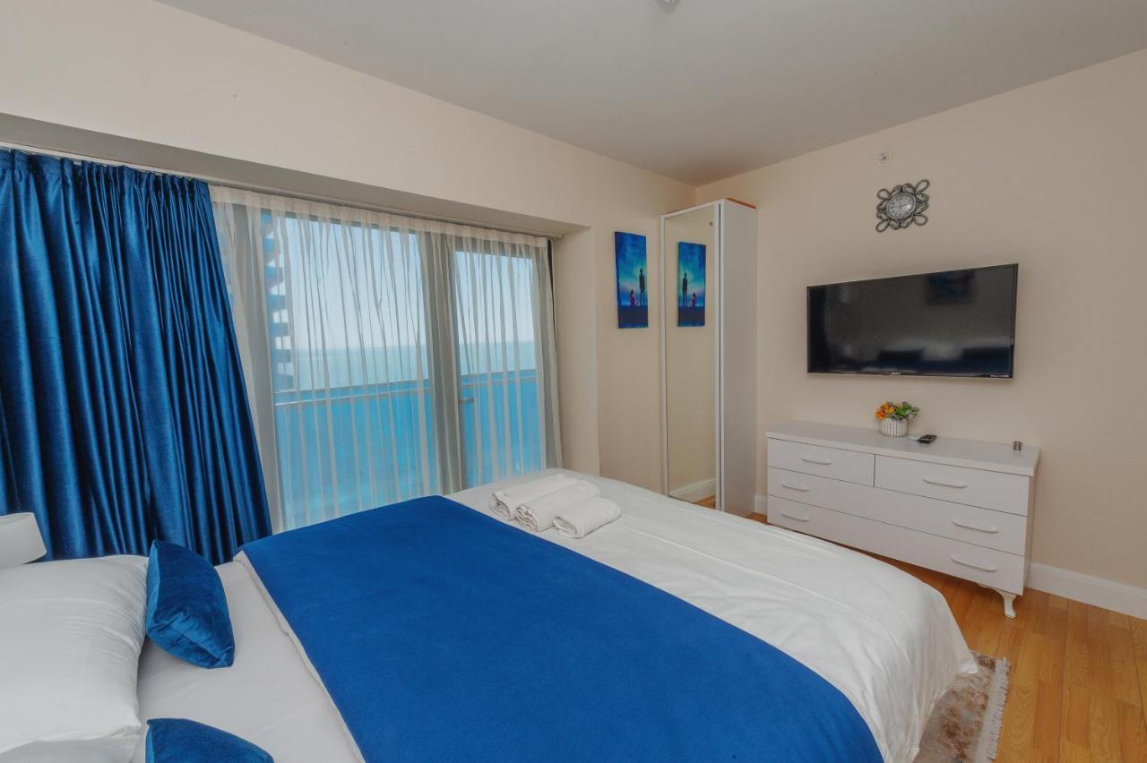 Orbi City Center Sea View Aparthotel Batumi Bagian luar foto