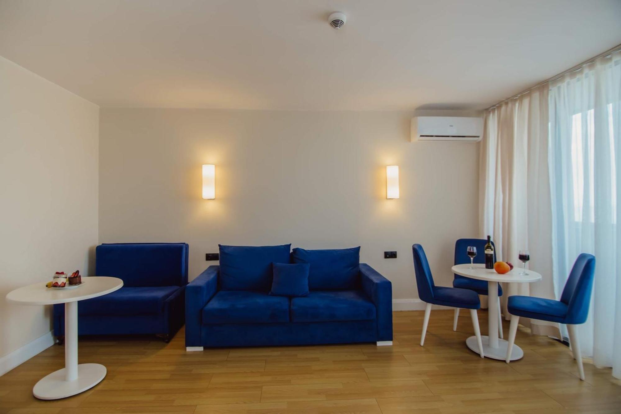 Orbi City Center Sea View Aparthotel Batumi Bagian luar foto