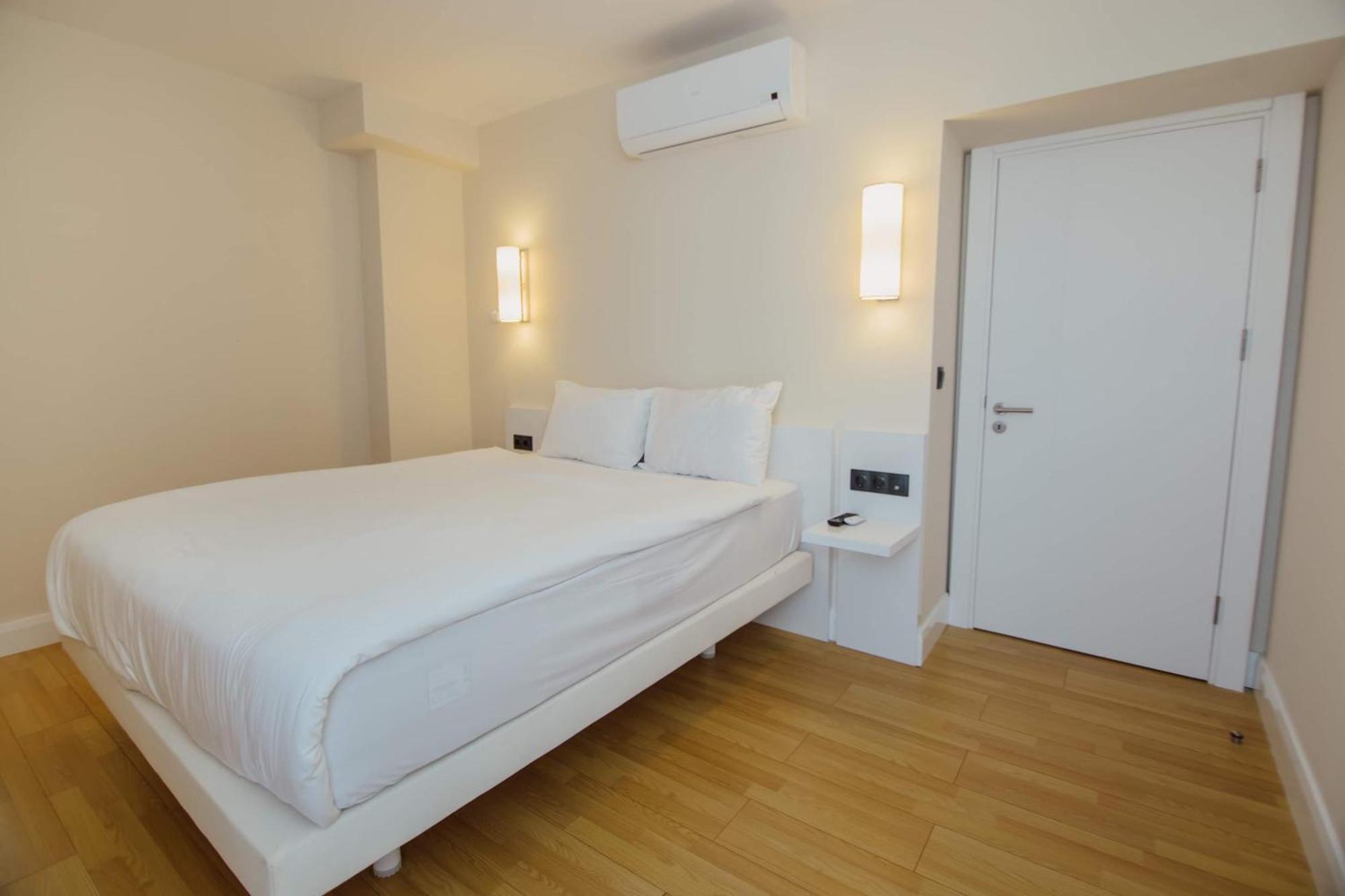 Orbi City Center Sea View Aparthotel Batumi Bagian luar foto