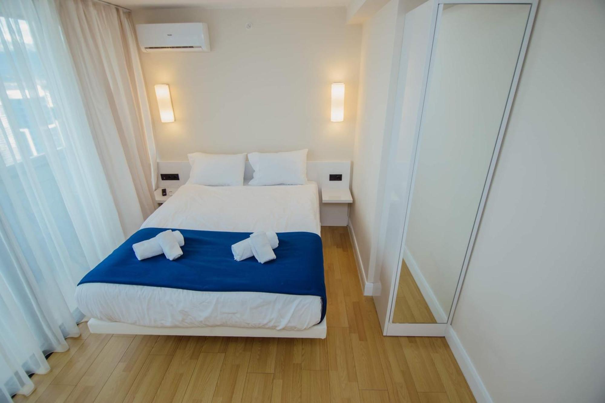 Orbi City Center Sea View Aparthotel Batumi Bagian luar foto