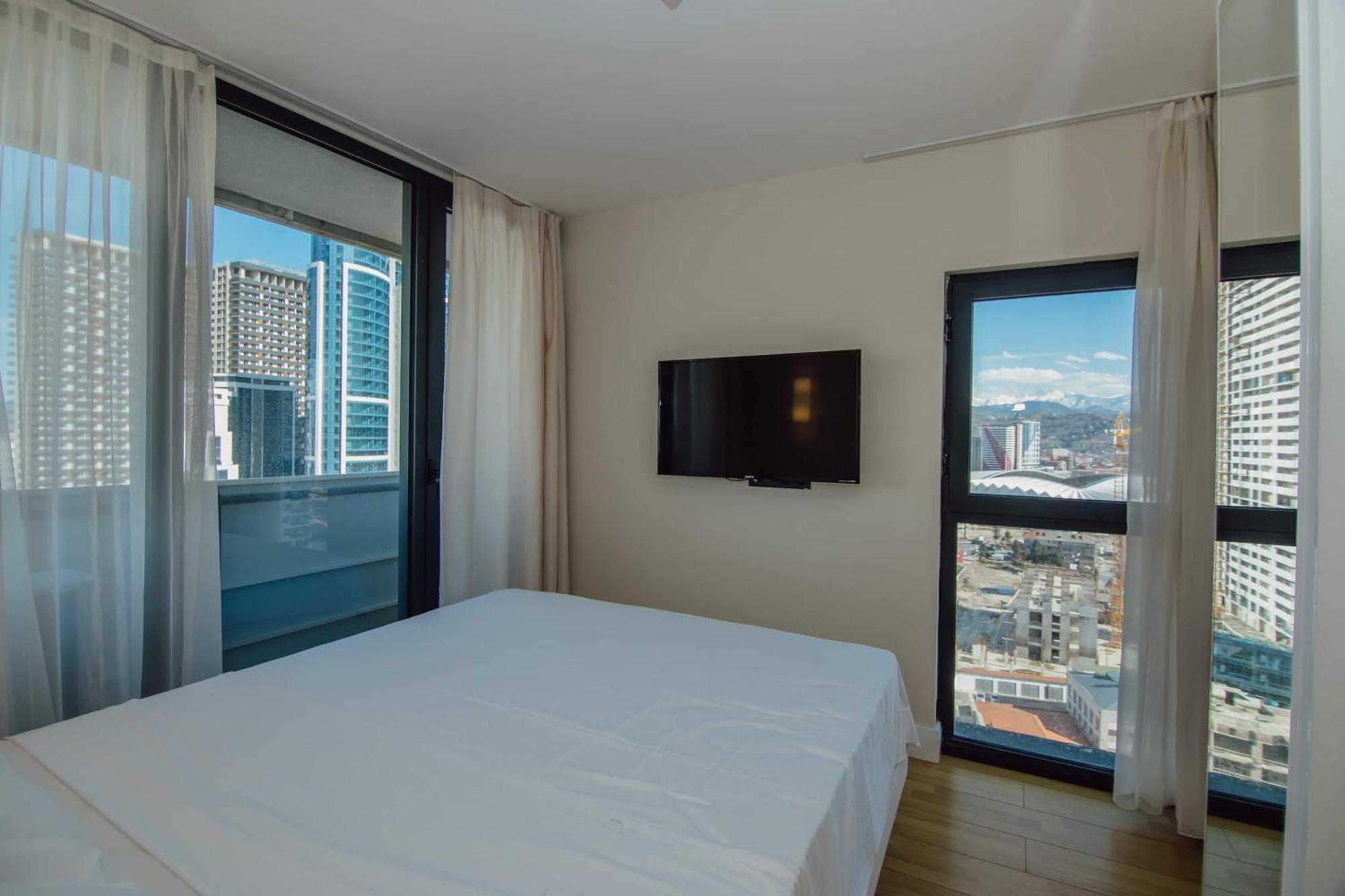 Orbi City Center Sea View Aparthotel Batumi Bagian luar foto