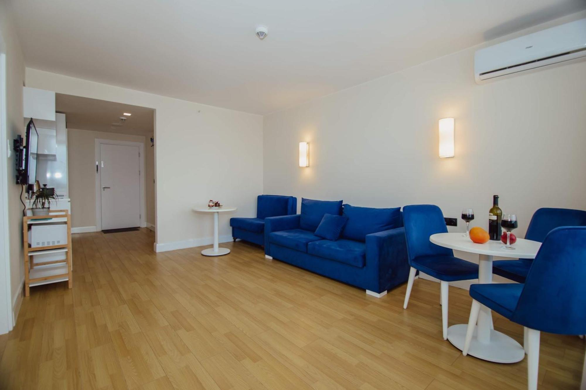 Orbi City Center Sea View Aparthotel Batumi Bagian luar foto
