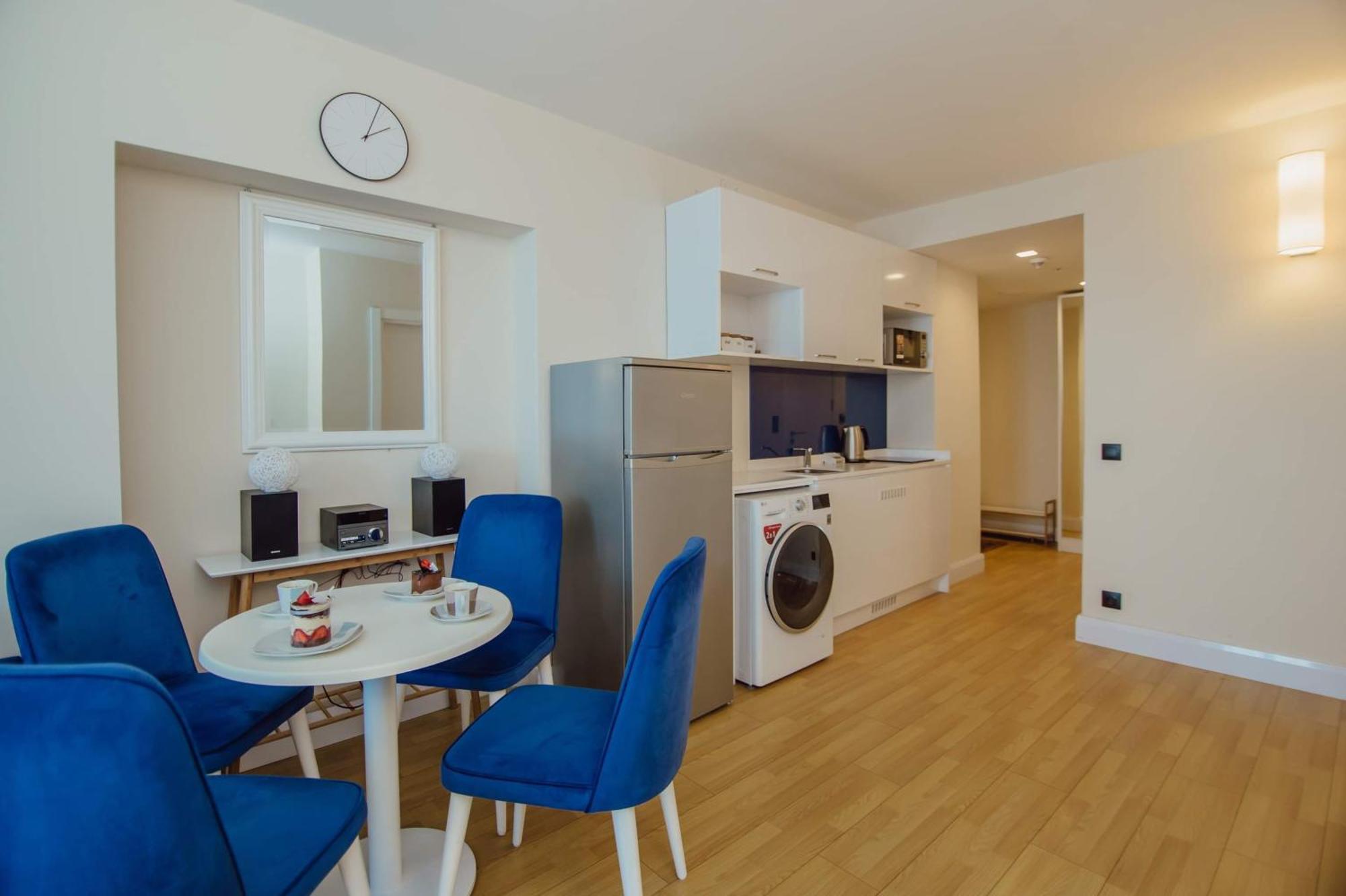 Orbi City Center Sea View Aparthotel Batumi Bagian luar foto