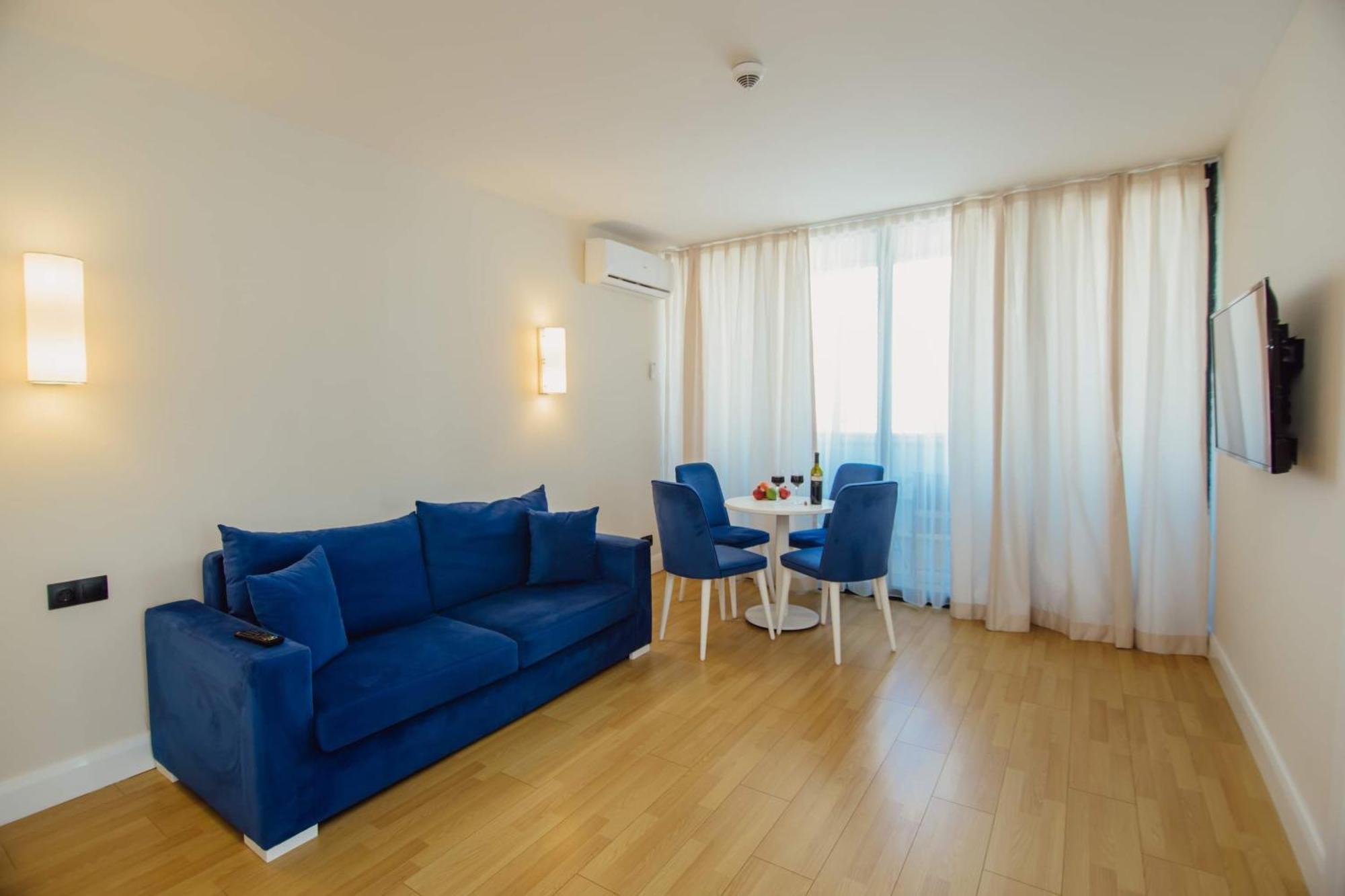 Orbi City Center Sea View Aparthotel Batumi Bagian luar foto