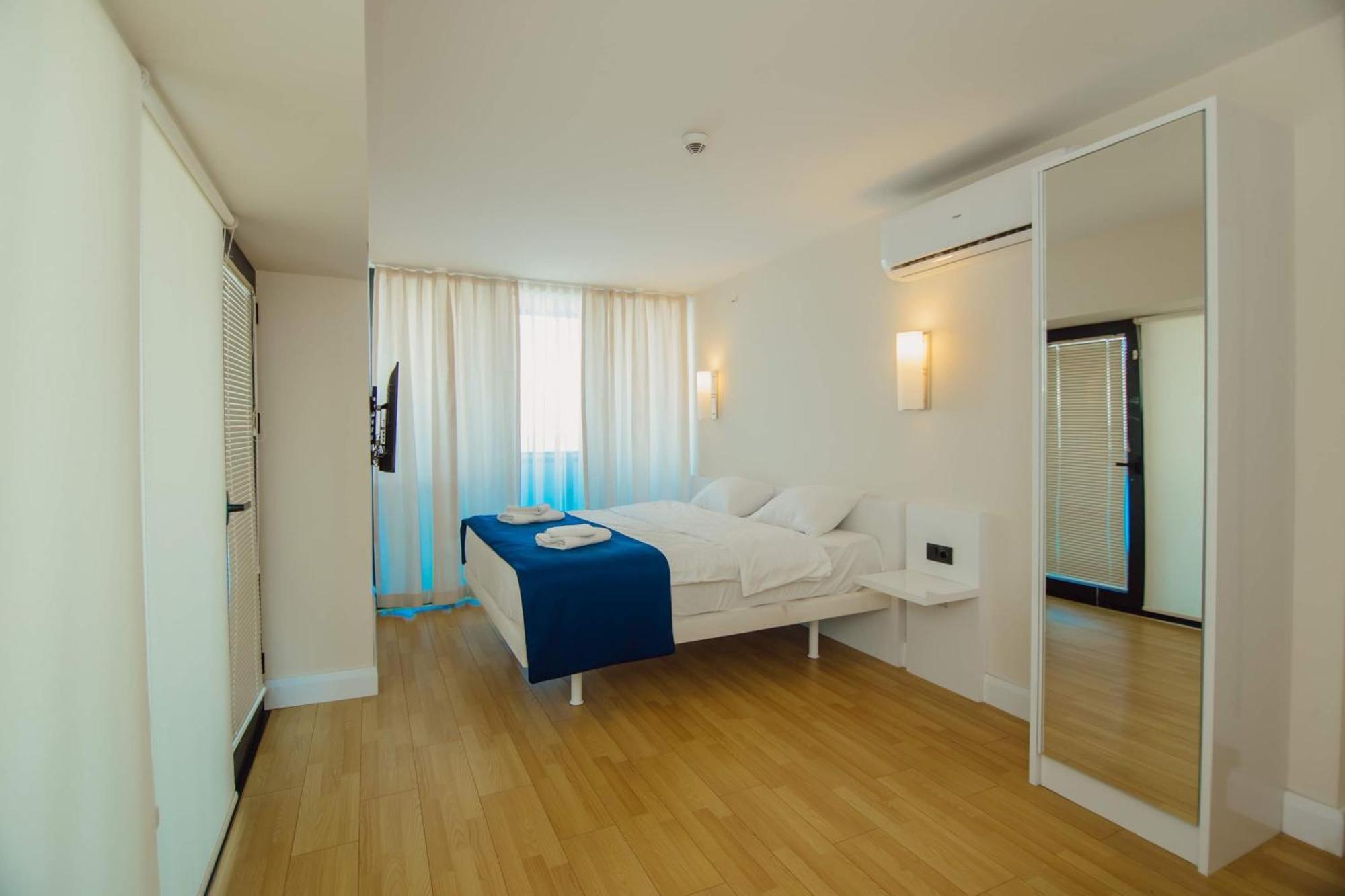 Orbi City Center Sea View Aparthotel Batumi Bagian luar foto