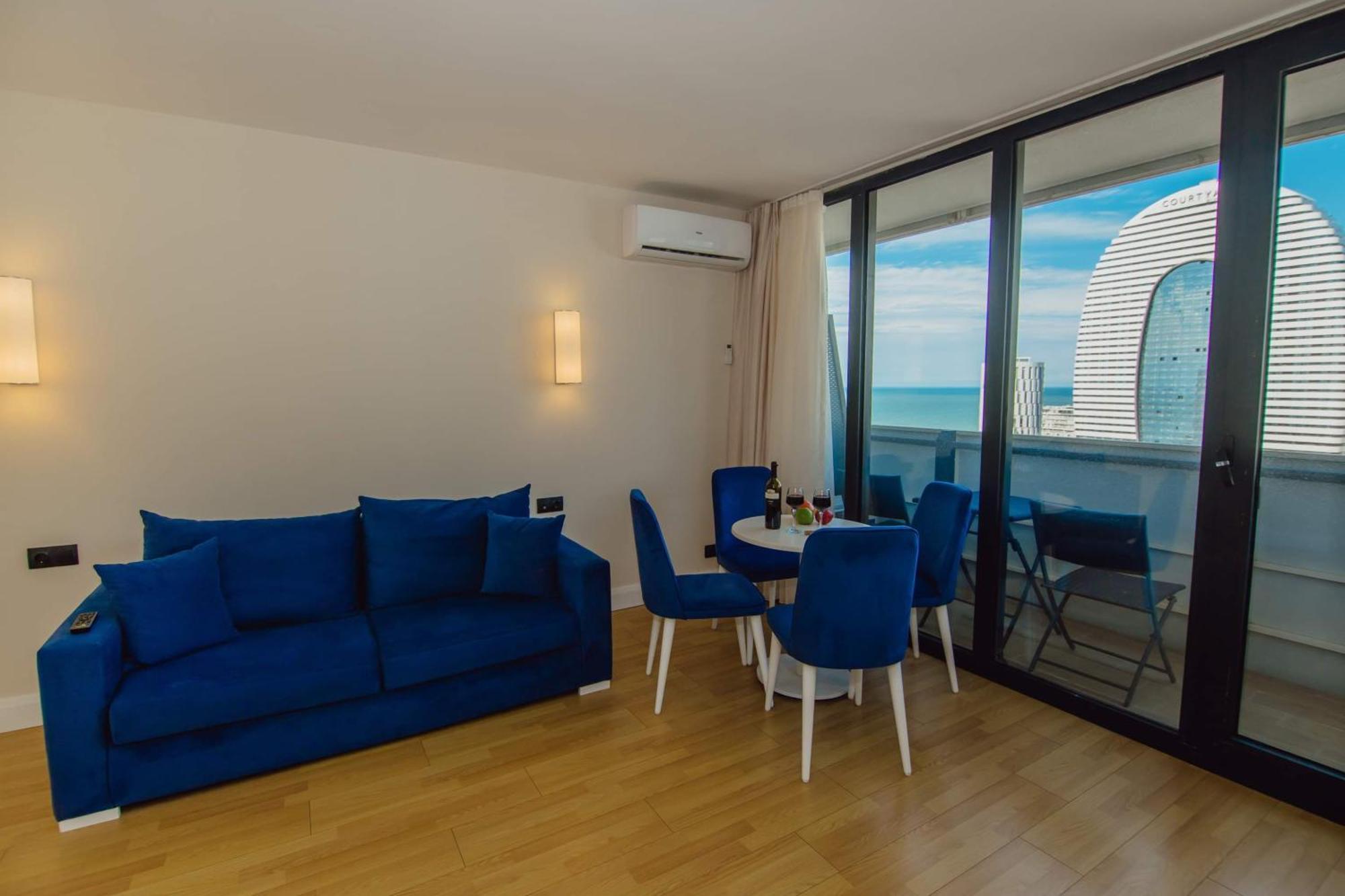 Orbi City Center Sea View Aparthotel Batumi Bagian luar foto