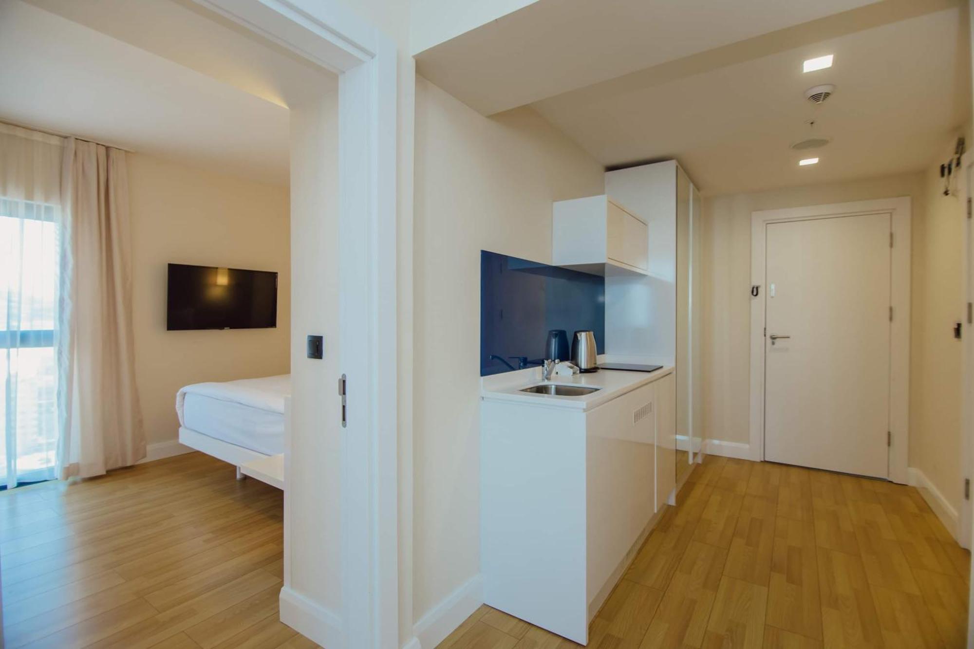 Orbi City Center Sea View Aparthotel Batumi Bagian luar foto