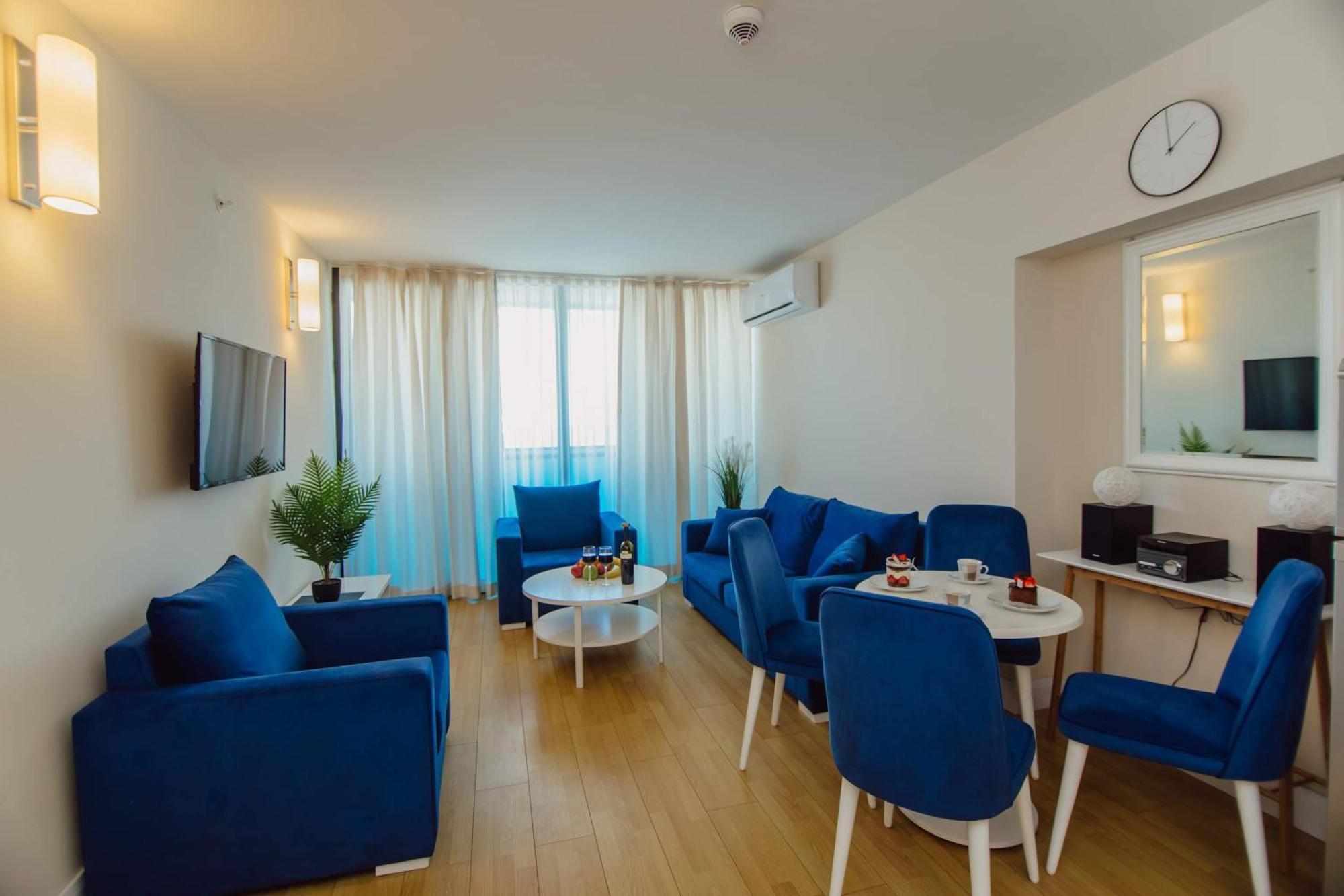 Orbi City Center Sea View Aparthotel Batumi Bagian luar foto