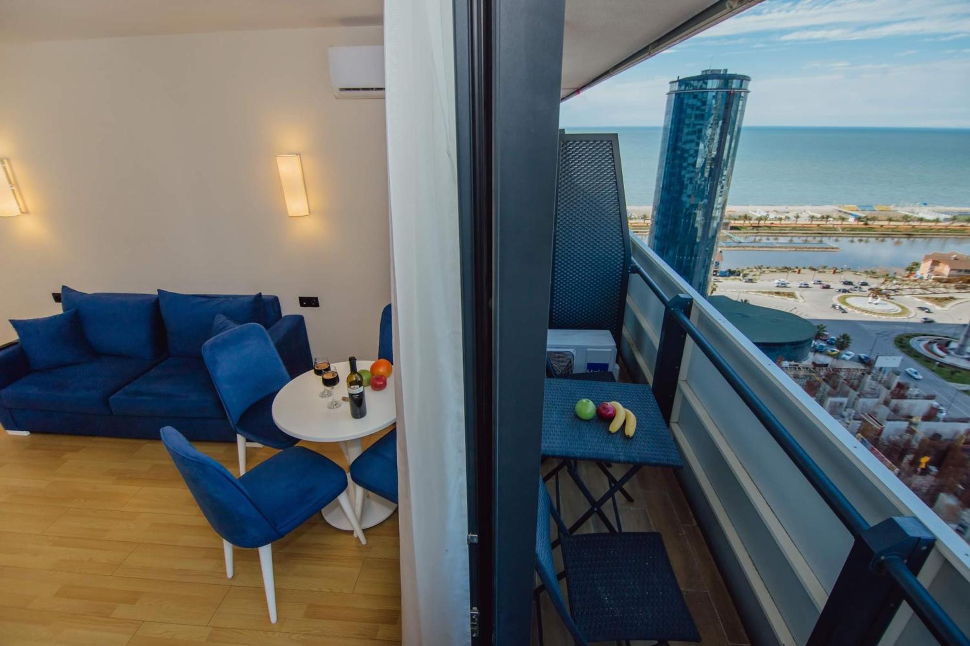 Orbi City Center Sea View Aparthotel Batumi Bagian luar foto