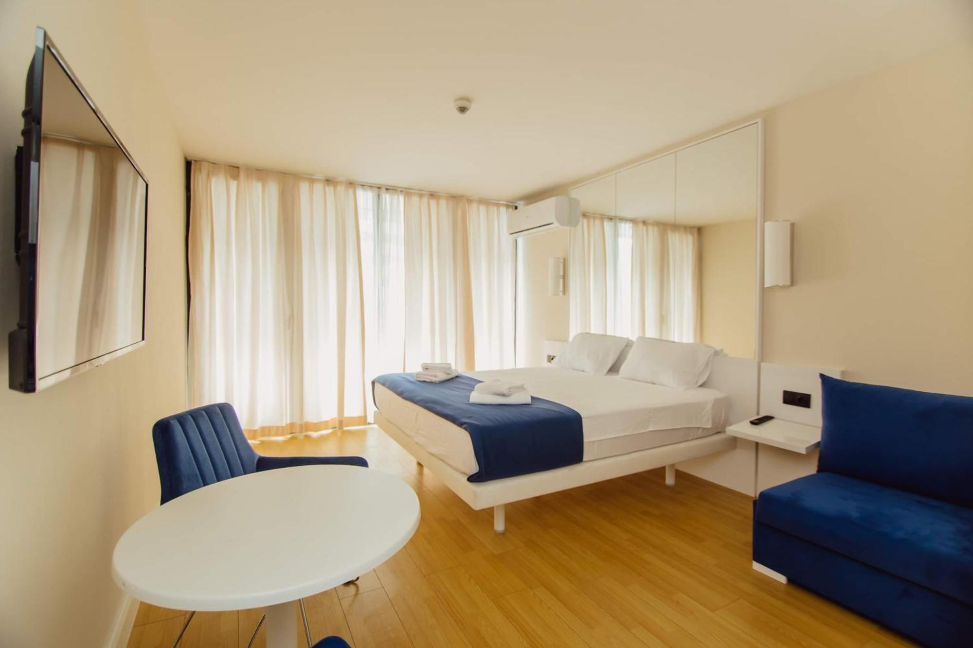 Orbi City Center Sea View Aparthotel Batumi Bagian luar foto