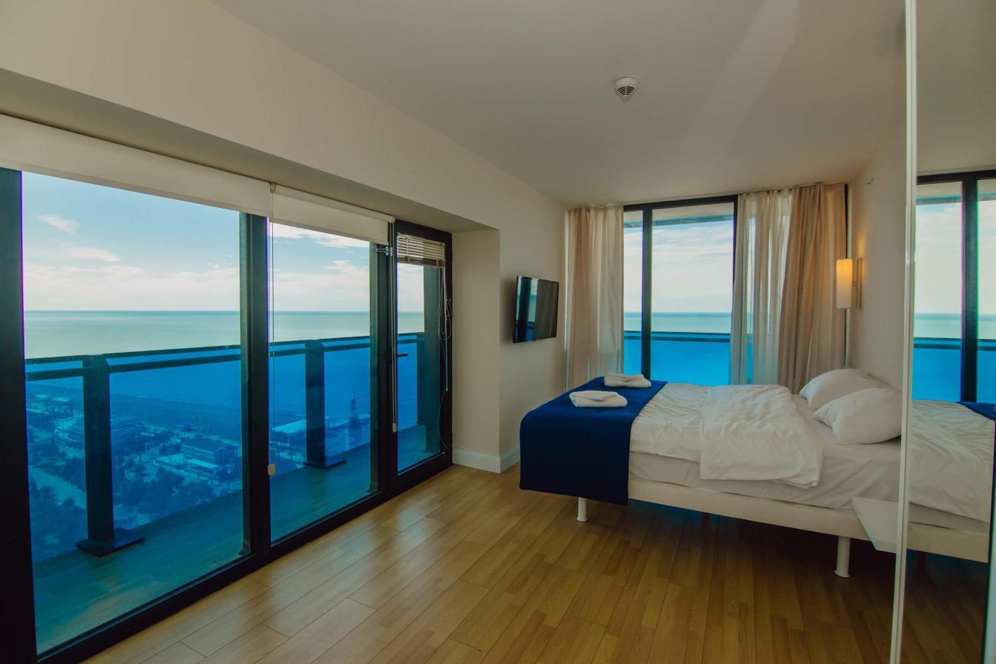 Orbi City Center Sea View Aparthotel Batumi Bagian luar foto