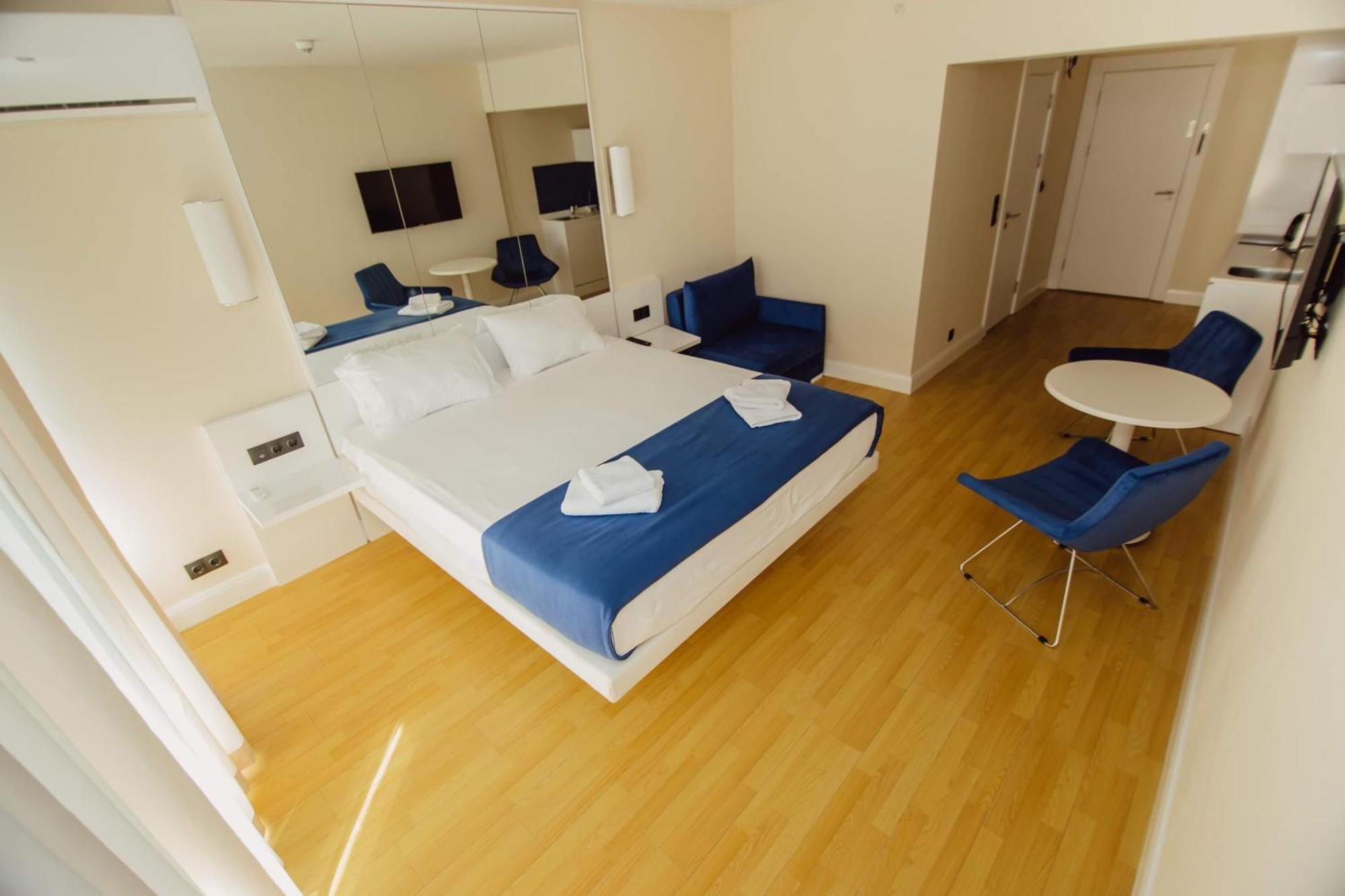 Orbi City Center Sea View Aparthotel Batumi Bagian luar foto